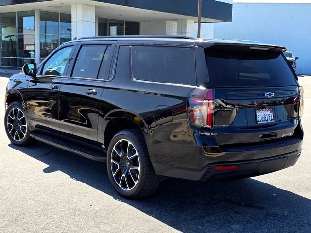 2023 Chevrolet Suburban RST