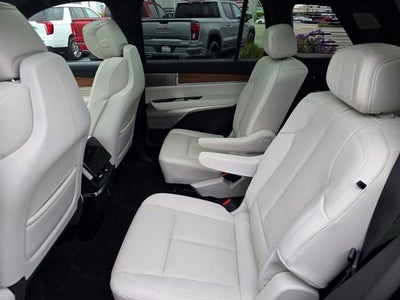 2026 Cadillac VISTIQ Luxury