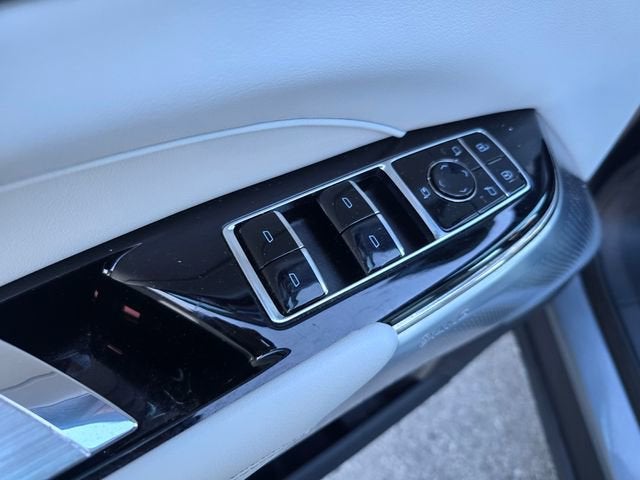 2023 Cadillac LYRIQ Luxury