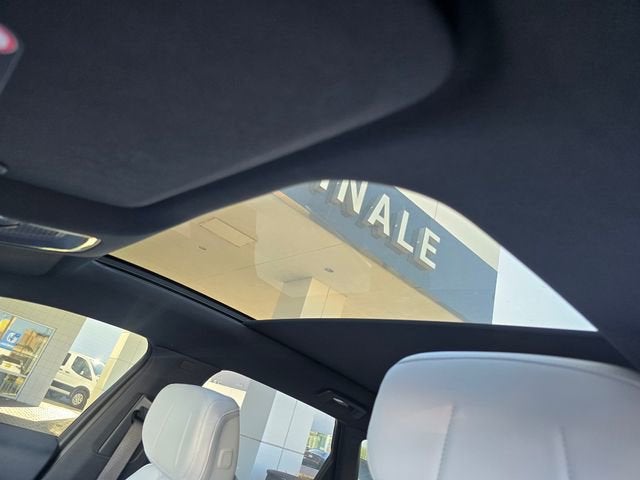 2024 Cadillac LYRIQ Luxury 1