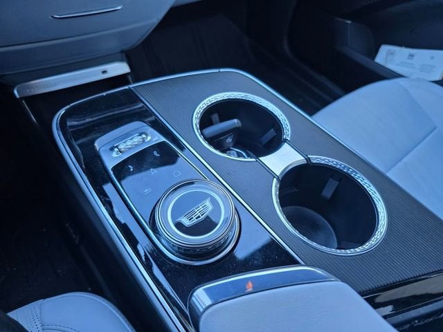 2024 Cadillac LYRIQ Luxury 1