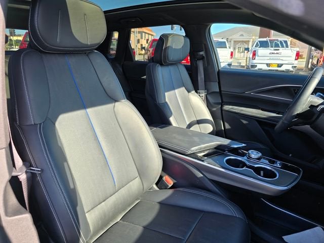 2025 Cadillac LYRIQ Sport 1