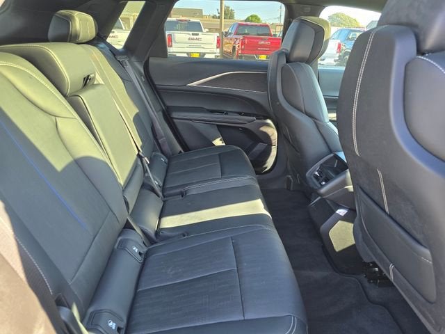 2025 Cadillac LYRIQ Sport 1