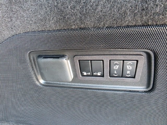 2024 Cadillac Escalade ESV Sport Platinum