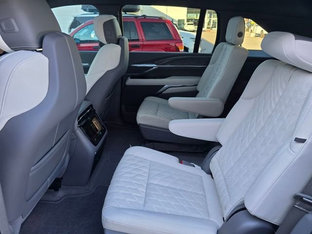 2025 Cadillac ESCALADE IQ Luxury 1