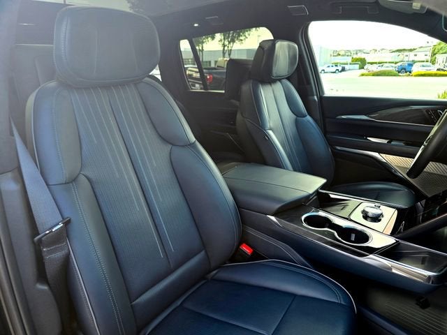 2025 Cadillac ESCALADE IQ Luxury 2