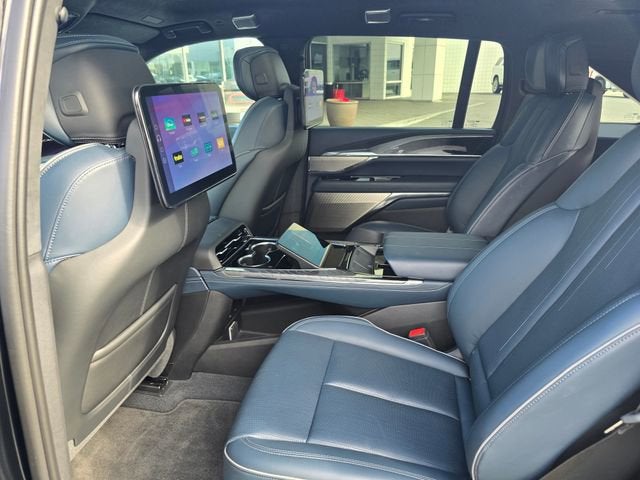 2025 Cadillac ESCALADE IQ Luxury 2
