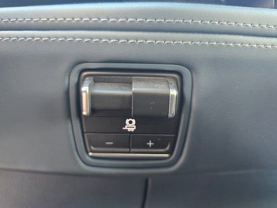 2025 Cadillac ESCALADE IQ Luxury 2