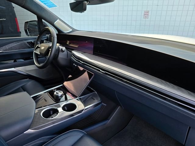 2025 Cadillac ESCALADE IQ Luxury 2