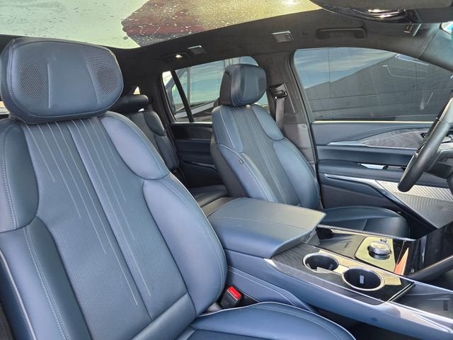 2025 Cadillac ESCALADE IQ Luxury 2