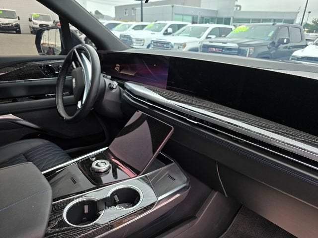 2025 Cadillac ESCALADE IQ Sport 1