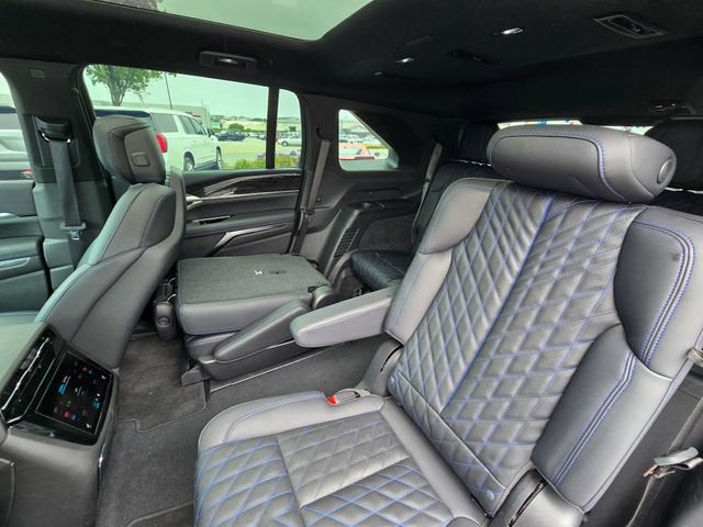 2025 Cadillac ESCALADE IQ Sport 1