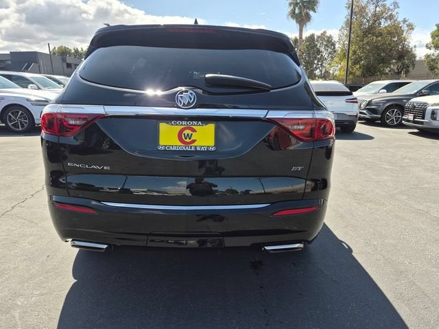 2022 Buick Enclave Essence