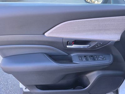 2025 Toyota Grand Highlander XLE