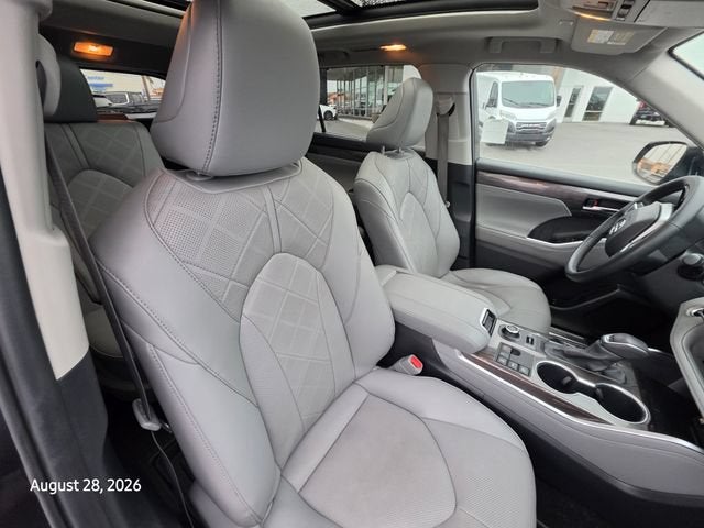 2024 Toyota Highlander LE