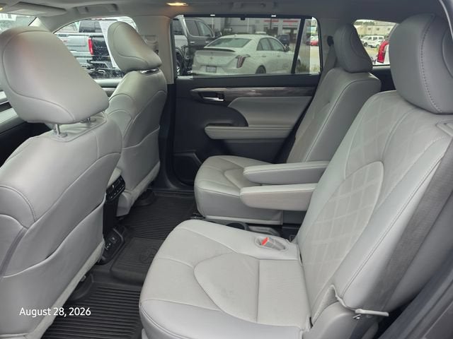 2024 Toyota Highlander LE