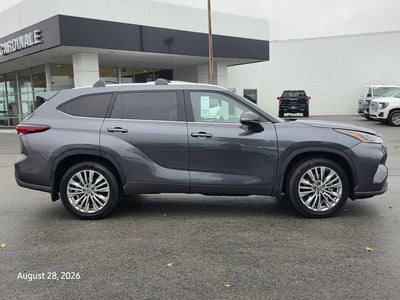 2024 Toyota Highlander LE