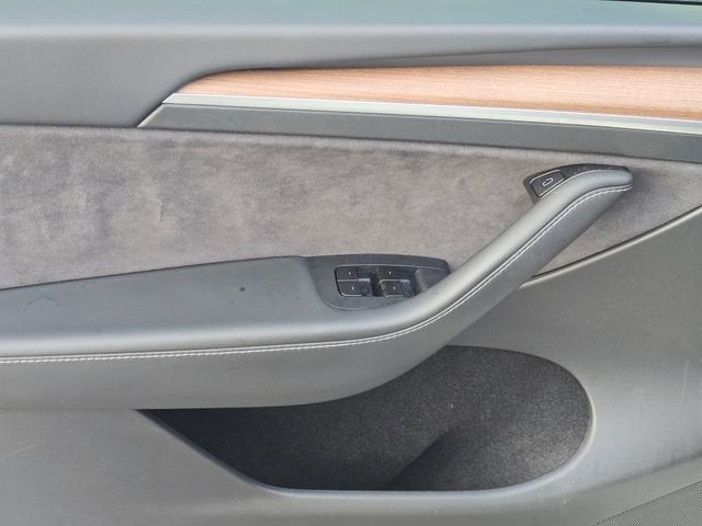 2025 Tesla Model Y Long Range