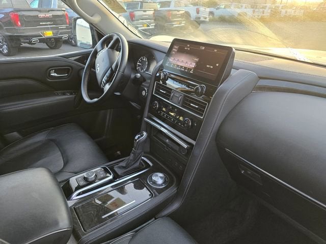 2024 INFINITI QX80 LUXE