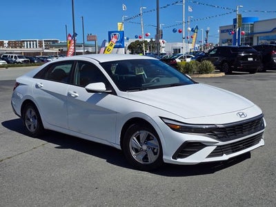 2024 Hyundai Elantra SE