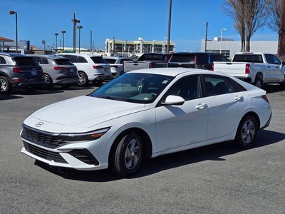 2024 Hyundai Elantra SE