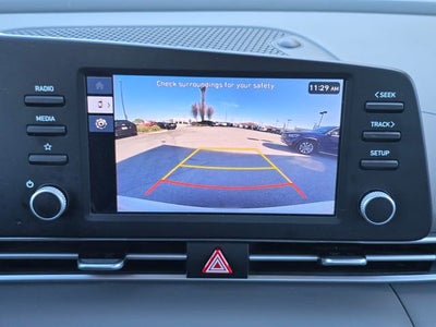 2024 Hyundai Elantra SE