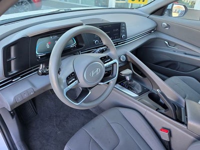 2024 Hyundai Elantra SE