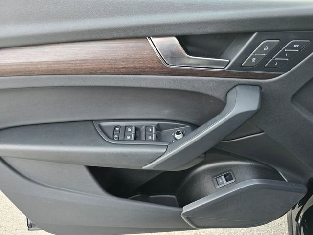 2023 Audi Q5 S line Premium