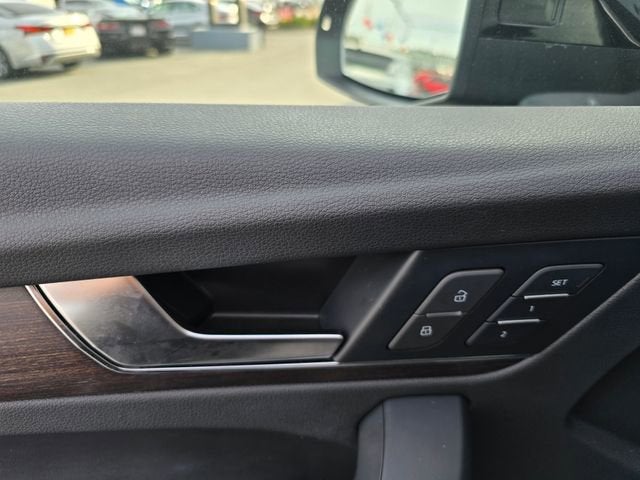 2023 Audi Q5 S line Premium