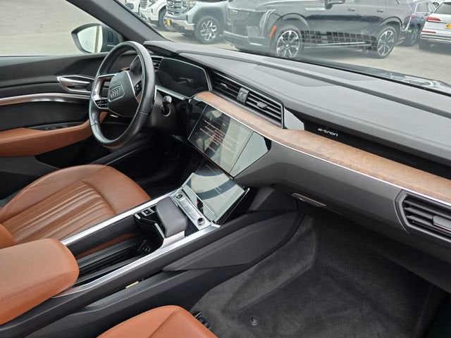 2021 Audi e-tron Premium Plus